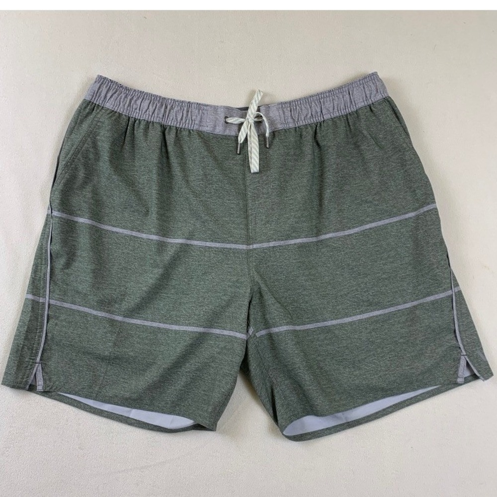 Vuori Banks Shorts Mens‎ XXL Green Grey Striped Athletic Performance V341